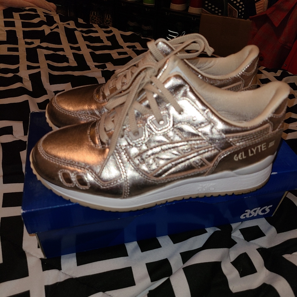 ASICS